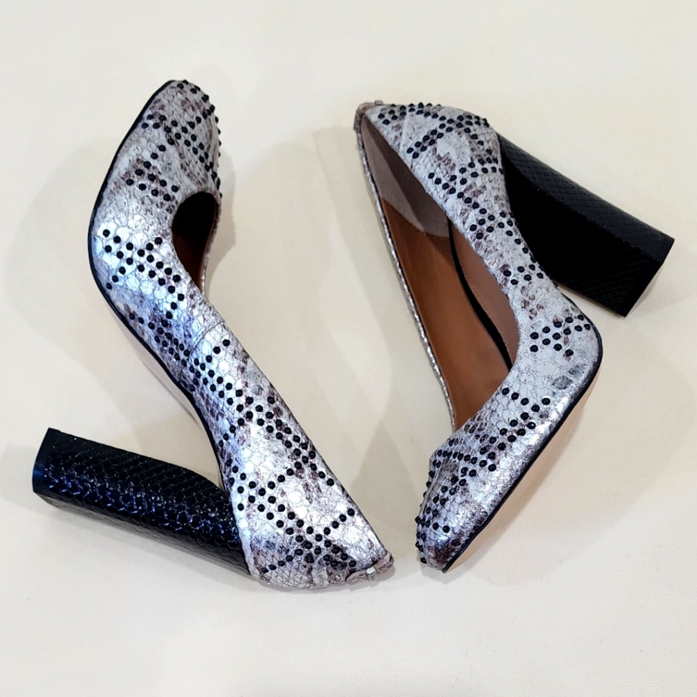 🆕️ CALVIN KLEIN Junie foiled snake silver shoe Womens 6.5M